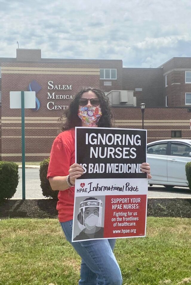 COVID-19 pandemic frontline RNs  at Salem hold informational picket to demand safe staffing in contract bargaining